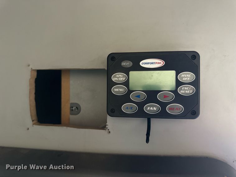 image for item NP9408 2007 Western Star 4900FA  glider kit semi truck