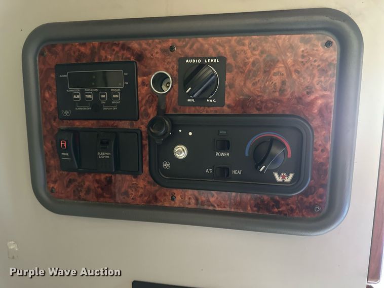 image for item NP9408 2007 Western Star 4900FA  glider kit semi truck