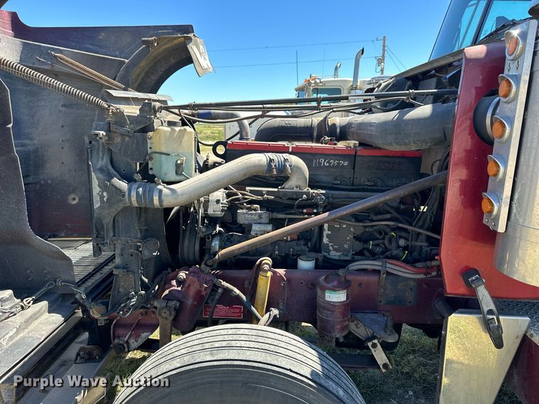 image for item NP9408 2007 Western Star 4900FA  glider kit semi truck