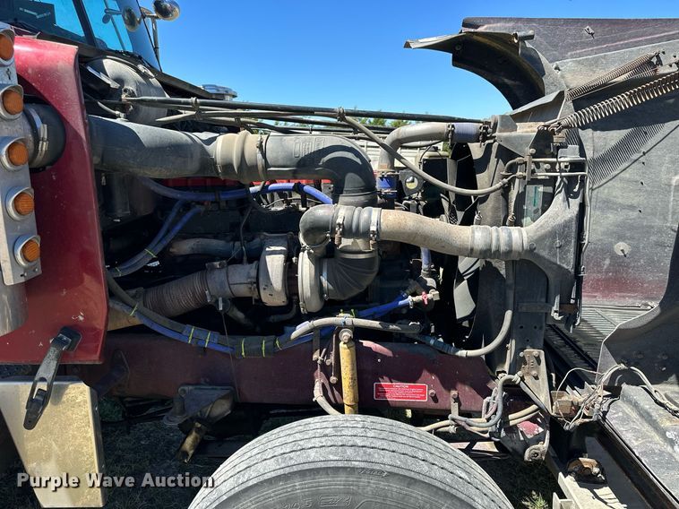 image for item NP9408 2007 Western Star 4900FA  glider kit semi truck