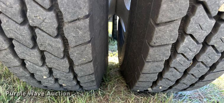 image for item NP9408 2007 Western Star 4900FA  glider kit semi truck