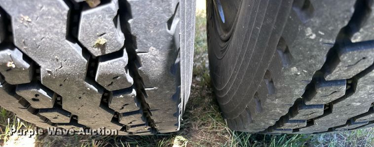 image for item NP9408 2007 Western Star 4900FA  glider kit semi truck