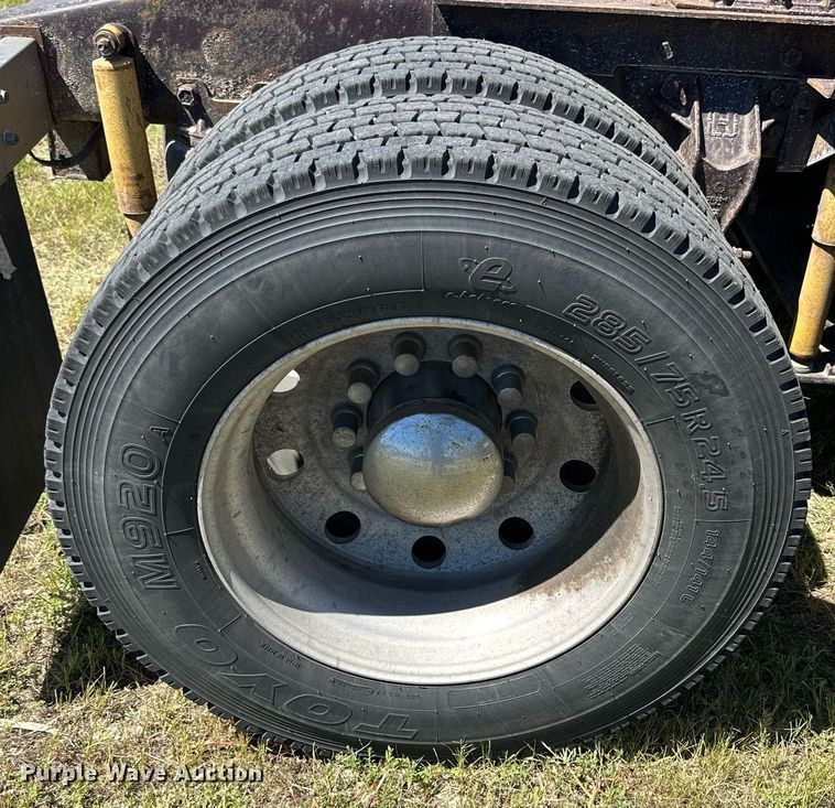 image for item NP9408 2007 Western Star 4900FA  glider kit semi truck