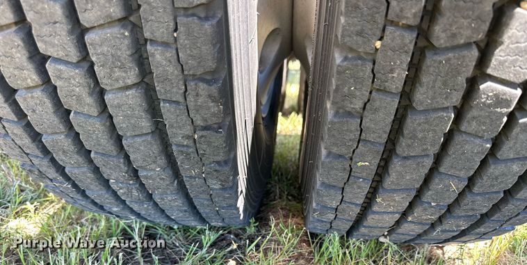 image for item NP9408 2007 Western Star 4900FA  glider kit semi truck