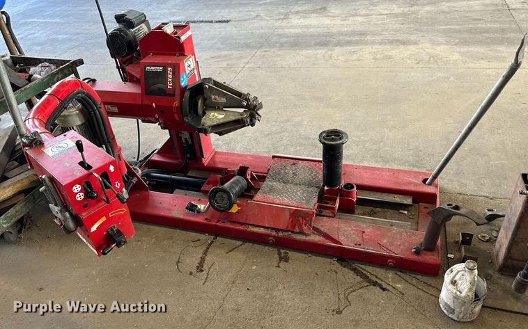 image for item NP9968 Hunter Engineering Company TCX625HD  tire machine
