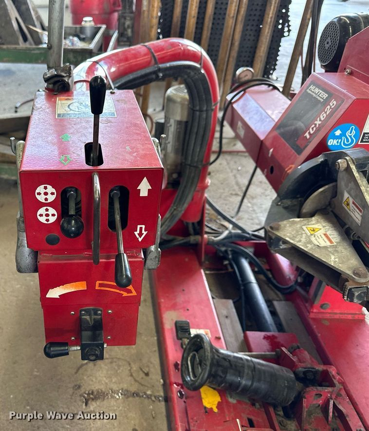 image for item NP9968 Hunter Engineering Company TCX625HD  tire machine