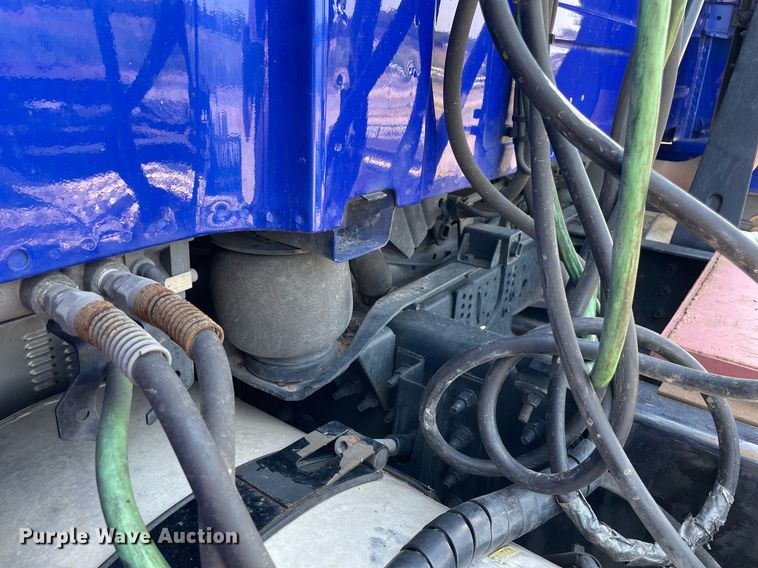 image for item NT9428 2017 Volvo VNL 780  semi truck