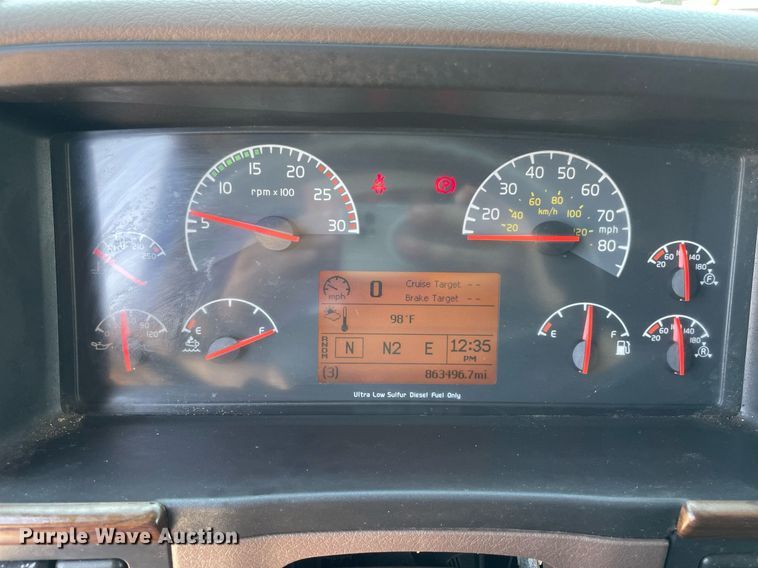 image for item NT9428 2017 Volvo VNL 780  semi truck