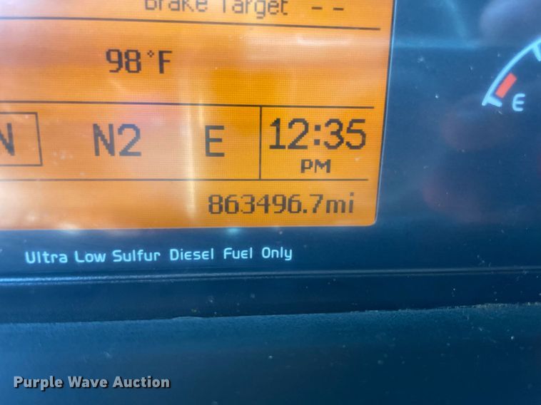 image for item NT9428 2017 Volvo VNL 780  semi truck