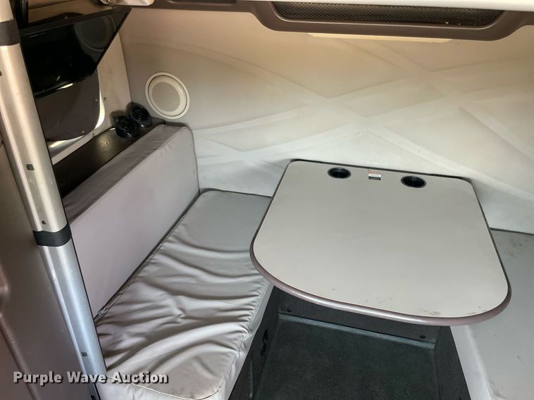 image for item NT9428 2017 Volvo VNL 780  semi truck