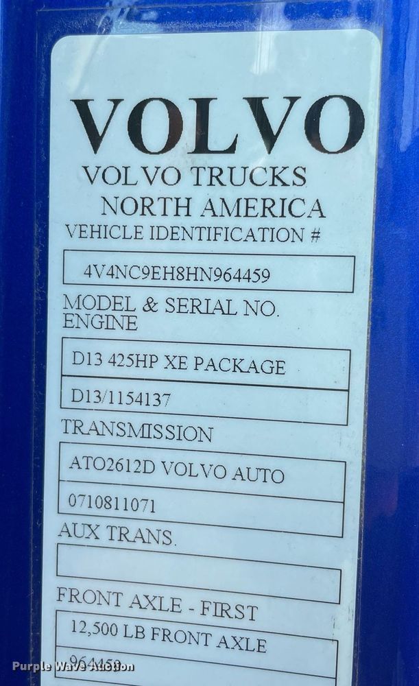 image for item NT9428 2017 Volvo VNL 780  semi truck