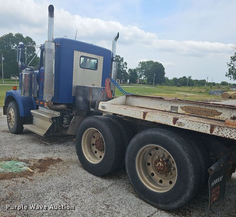 image for item NT9807 1985 Kenworth W900  semi truck