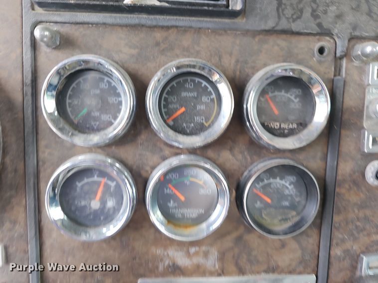 image for item NT9807 1985 Kenworth W900  semi truck