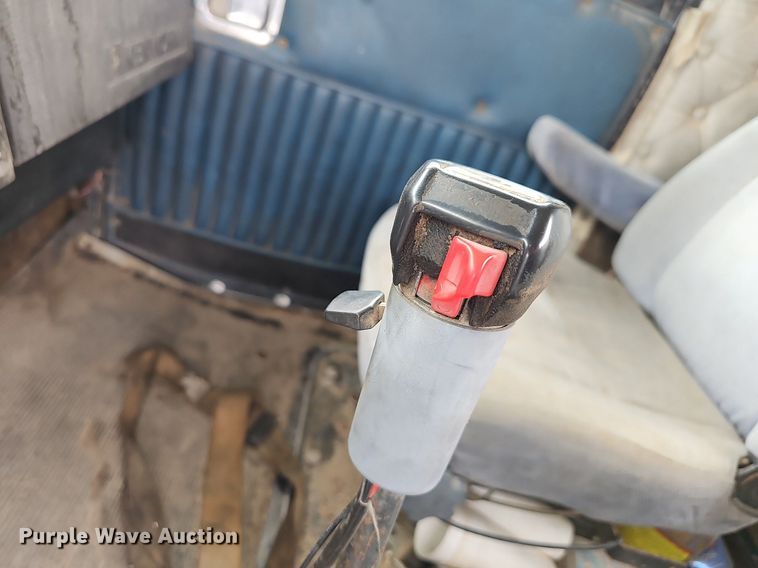 image for item NT9807 1985 Kenworth W900  semi truck