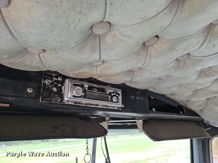 image for item NT9807 1985 Kenworth W900  semi truck