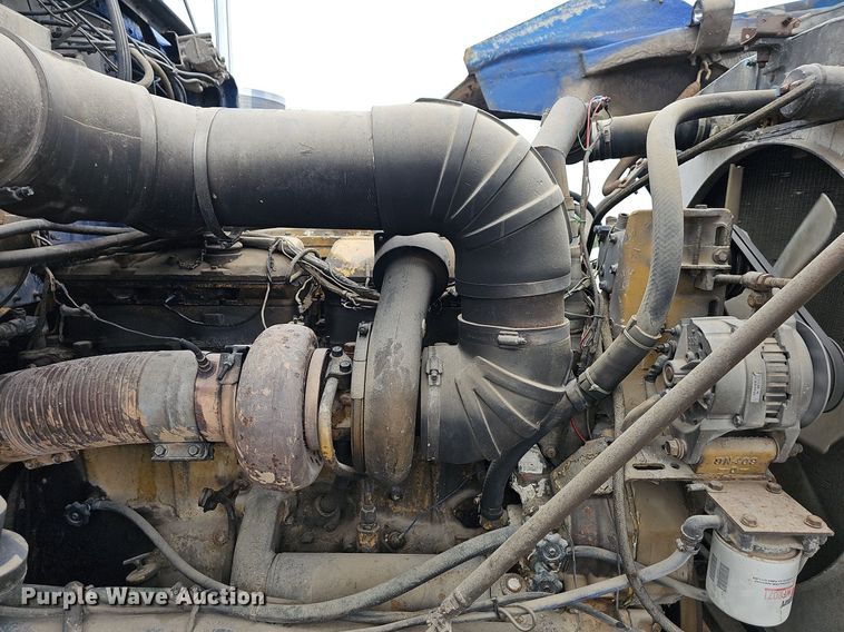 image for item NT9807 1985 Kenworth W900  semi truck