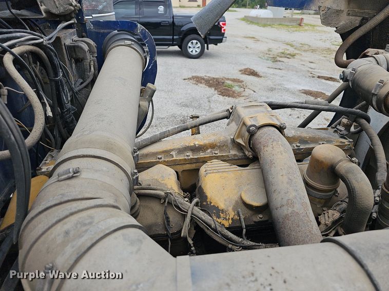 image for item NT9807 1985 Kenworth W900  semi truck