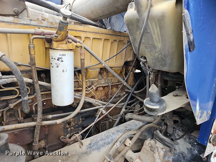 image for item NT9807 1985 Kenworth W900  semi truck