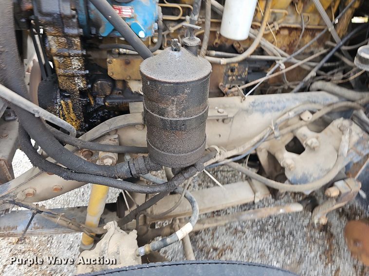 image for item NT9807 1985 Kenworth W900  semi truck