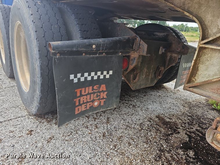 image for item NT9807 1985 Kenworth W900  semi truck