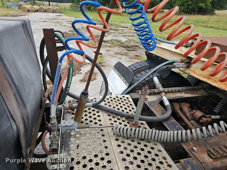 image for item NT9807 1985 Kenworth W900  semi truck