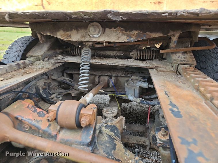 image for item NT9807 1985 Kenworth W900  semi truck