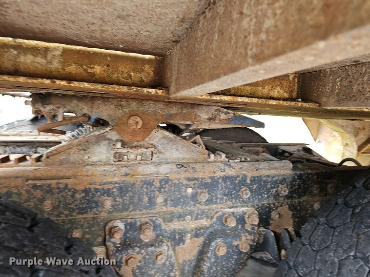 image for item NT9807 1985 Kenworth W900  semi truck