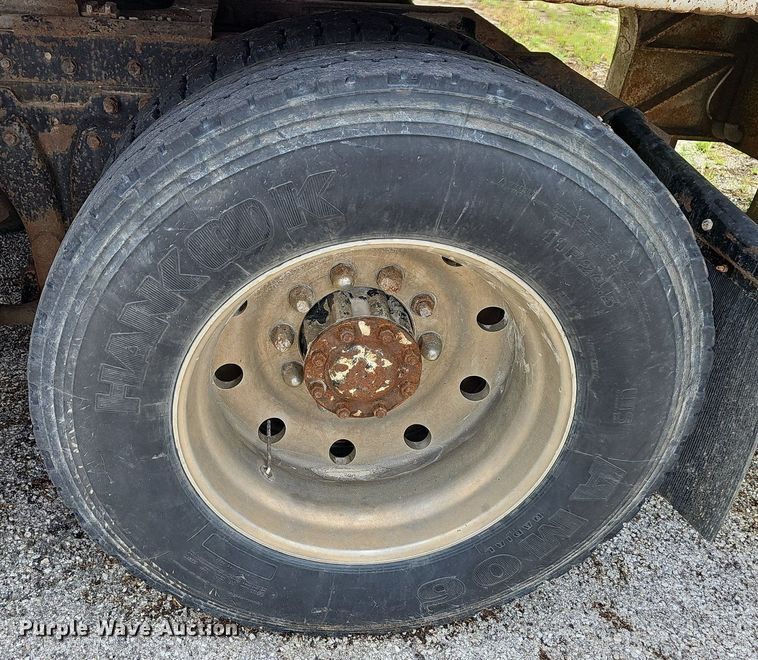 image for item NT9807 1985 Kenworth W900  semi truck