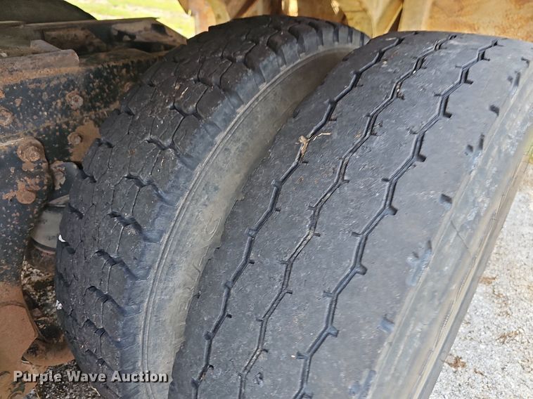 image for item NT9807 1985 Kenworth W900  semi truck