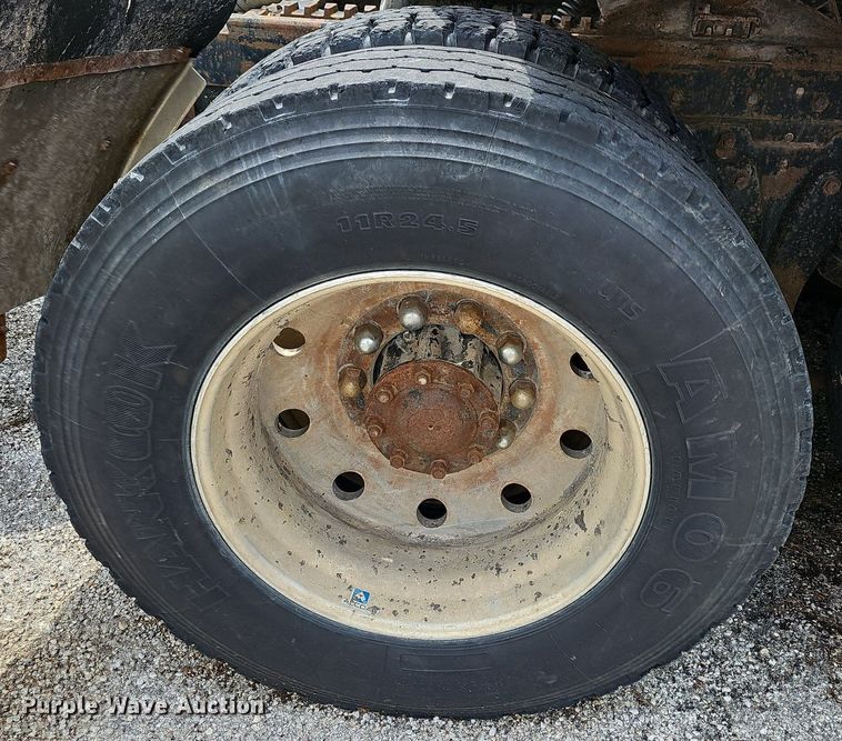 image for item NT9807 1985 Kenworth W900  semi truck