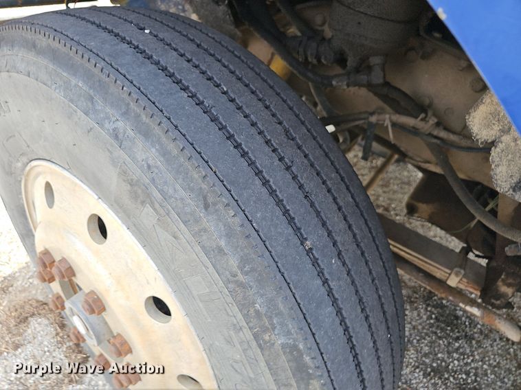 image for item NT9807 1985 Kenworth W900  semi truck