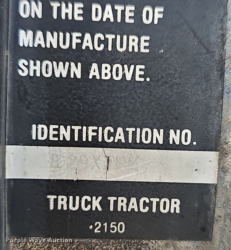 image for item NT9807 1985 Kenworth W900  semi truck