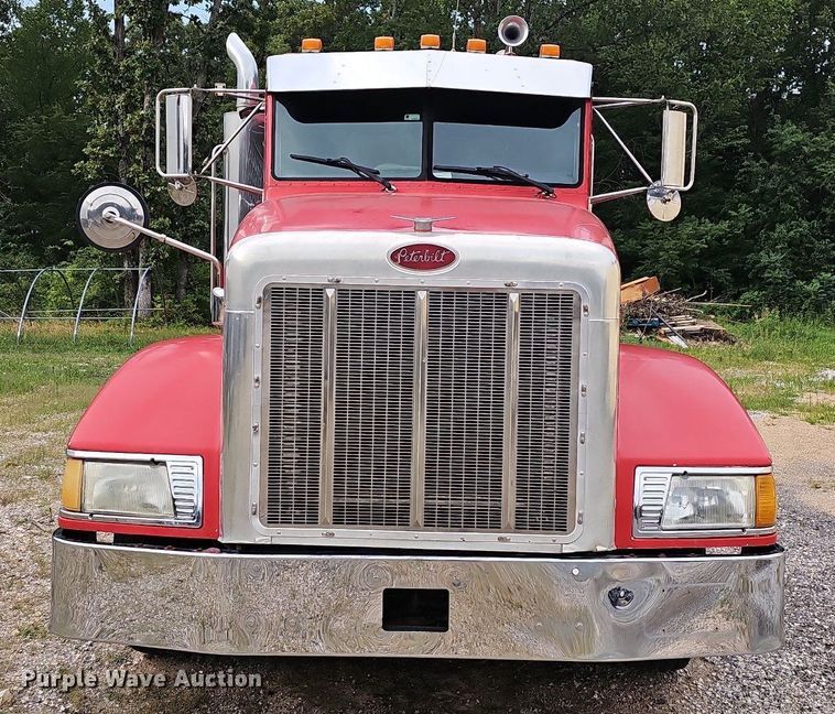 image for item NT9820 2000 Peterbilt 377  semi truck