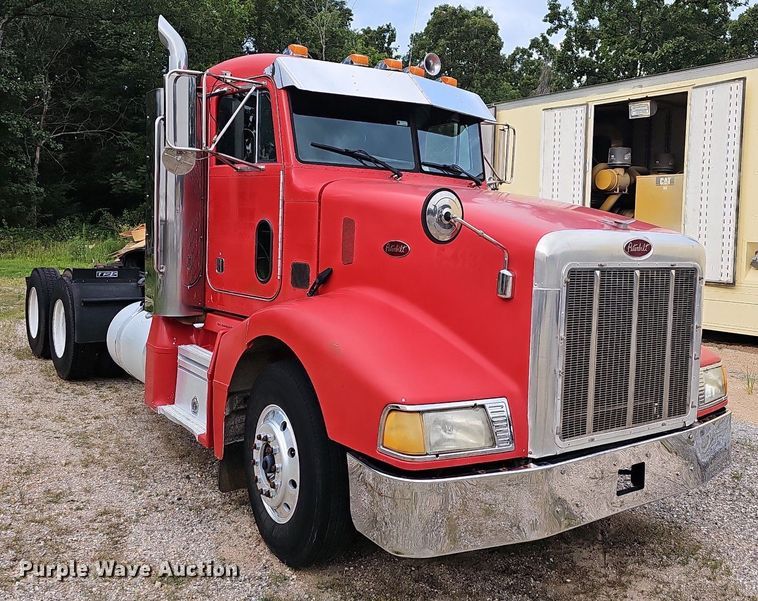 image for item NT9820 2000 Peterbilt 377  semi truck