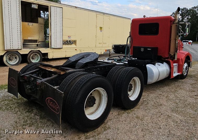 image for item NT9820 2000 Peterbilt 377  semi truck