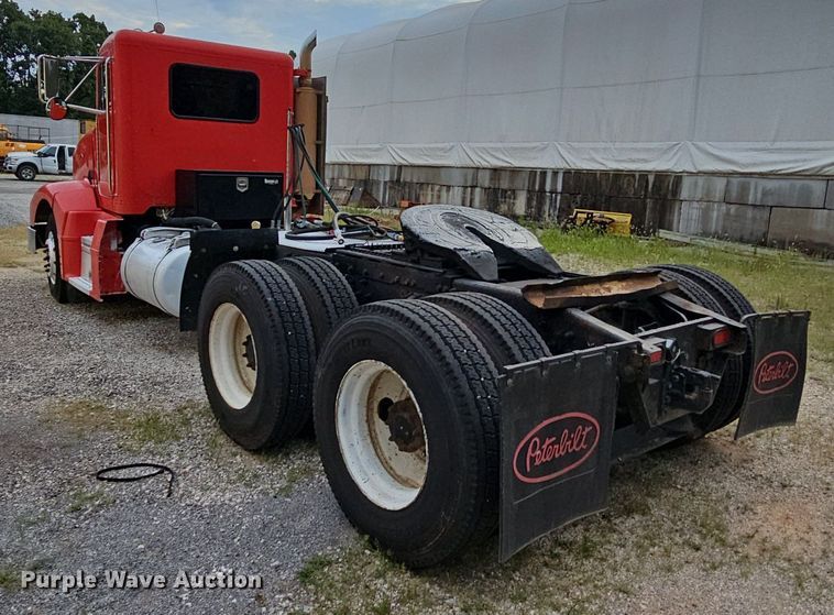 image for item NT9820 2000 Peterbilt 377  semi truck