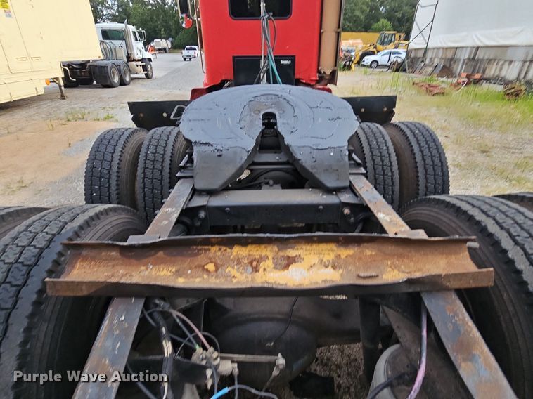 image for item NT9820 2000 Peterbilt 377  semi truck