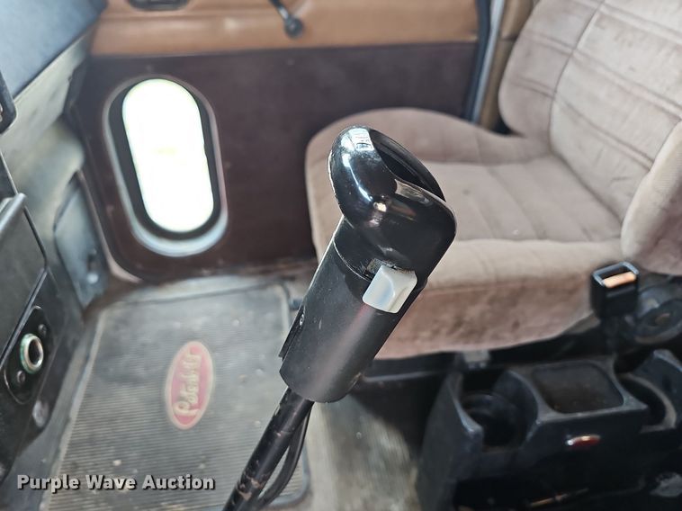 image for item NT9820 2000 Peterbilt 377  semi truck