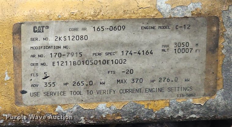 image for item NT9820 2000 Peterbilt 377  semi truck