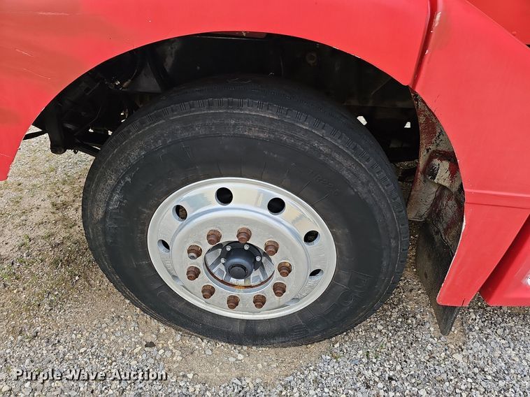 image for item NT9820 2000 Peterbilt 377  semi truck