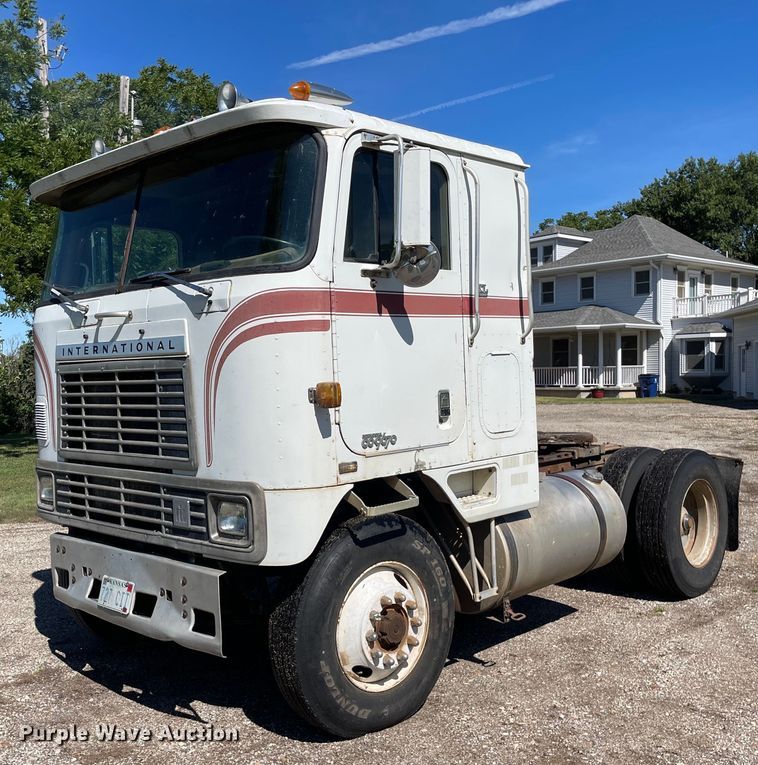 image for item NY9554 1981 International CO-9670 XL Series  semi truck