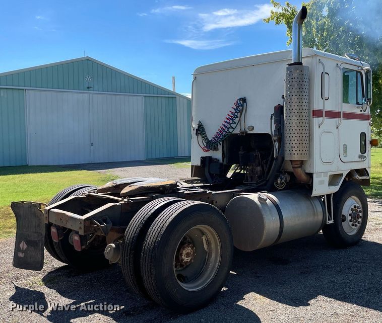 image for item NY9554 1981 International CO-9670 XL Series  semi truck