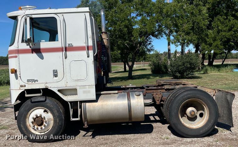 image for item NY9554 1981 International CO-9670 XL Series  semi truck