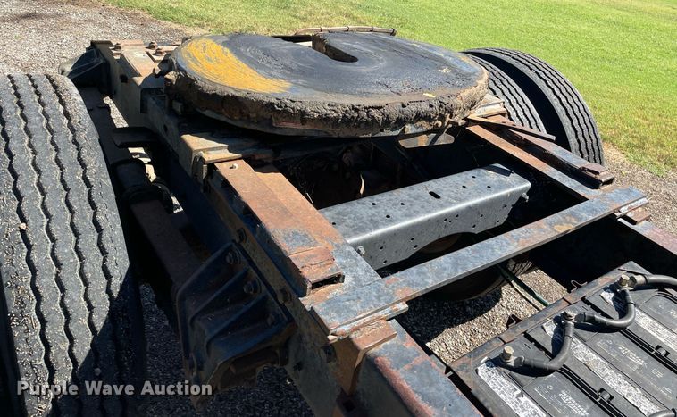 image for item NY9554 1981 International CO-9670 XL Series  semi truck