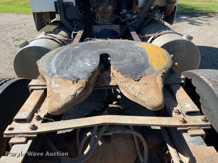 image for item NY9554 1981 International CO-9670 XL Series  semi truck