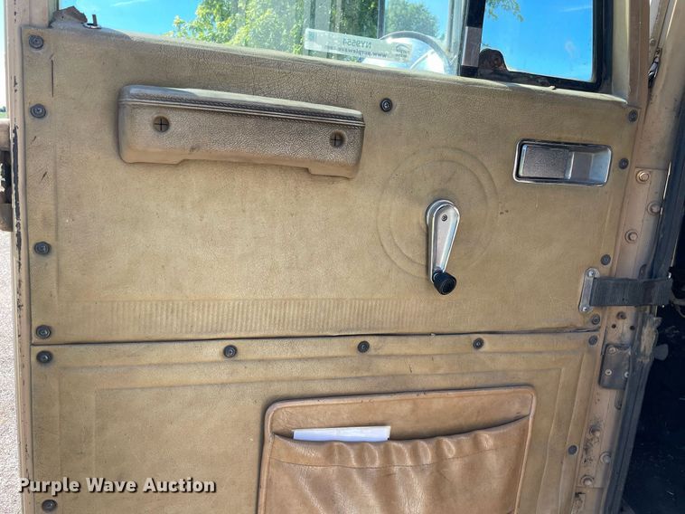 image for item NY9554 1981 International CO-9670 XL Series  semi truck