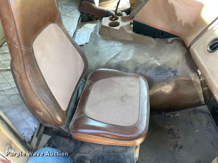 image for item NY9554 1981 International CO-9670 XL Series  semi truck