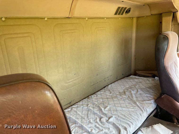 image for item NY9554 1981 International CO-9670 XL Series  semi truck