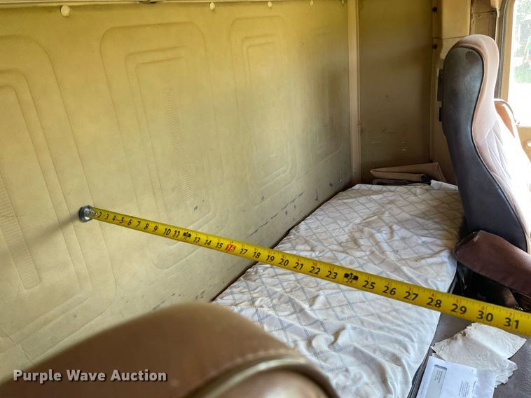 image for item NY9554 1981 International CO-9670 XL Series  semi truck