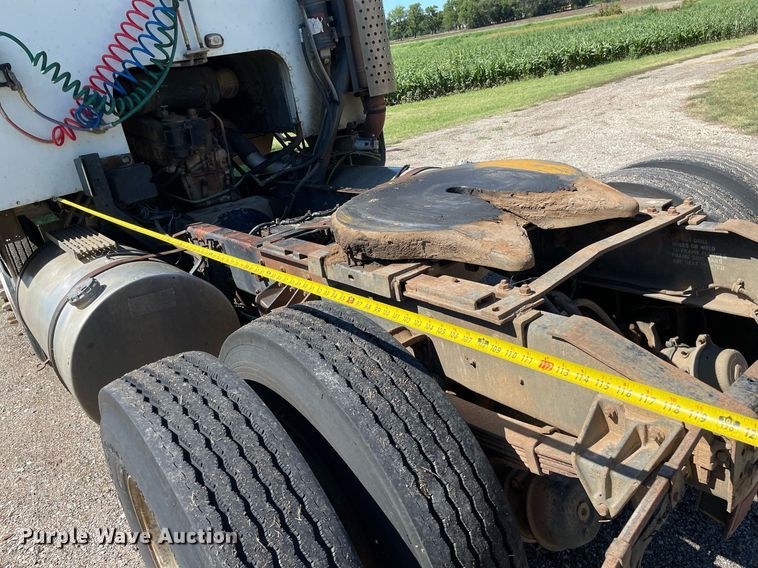 image for item NY9554 1981 International CO-9670 XL Series  semi truck